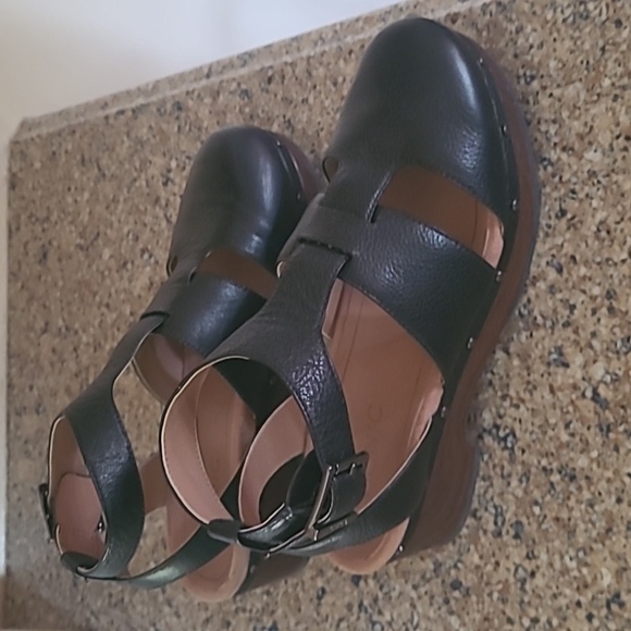 Vionic Faye t strap clog - Picture 4 of 8